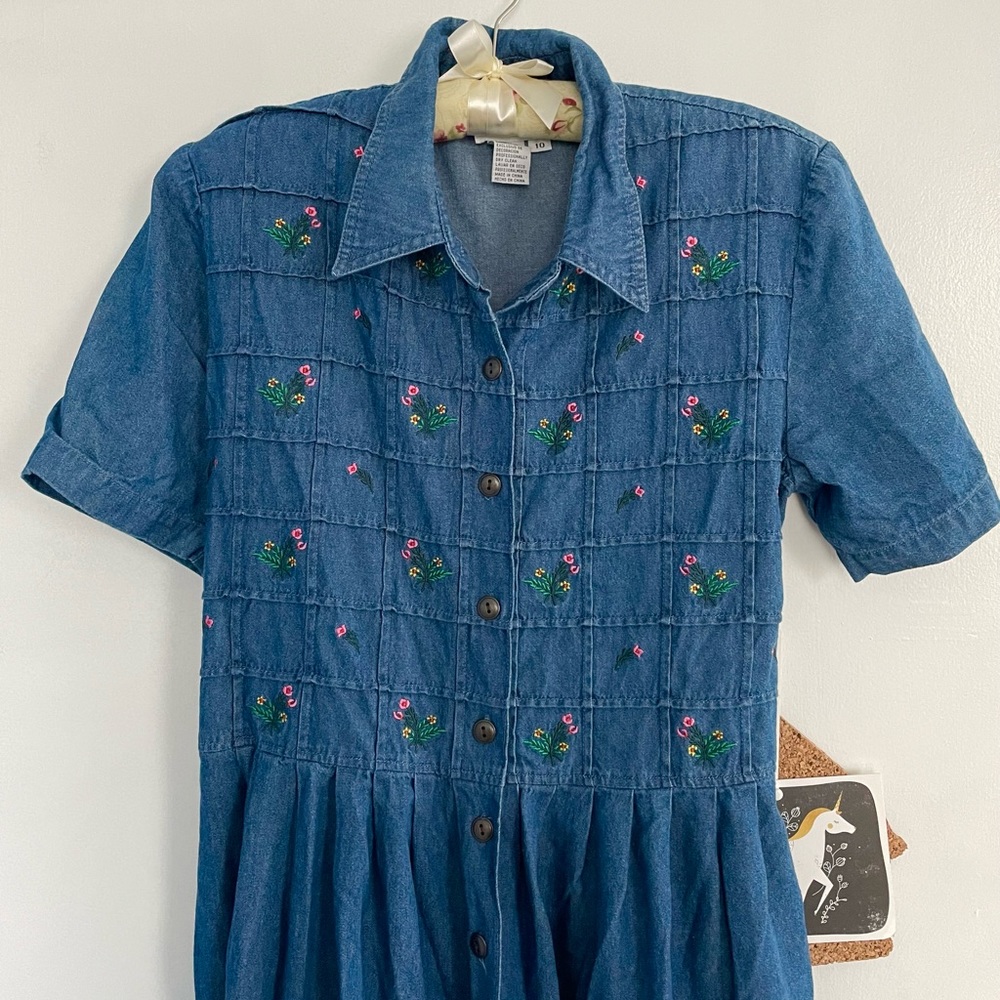 Vintage 90s Cottagecore Embroidered Denim Dress 💐